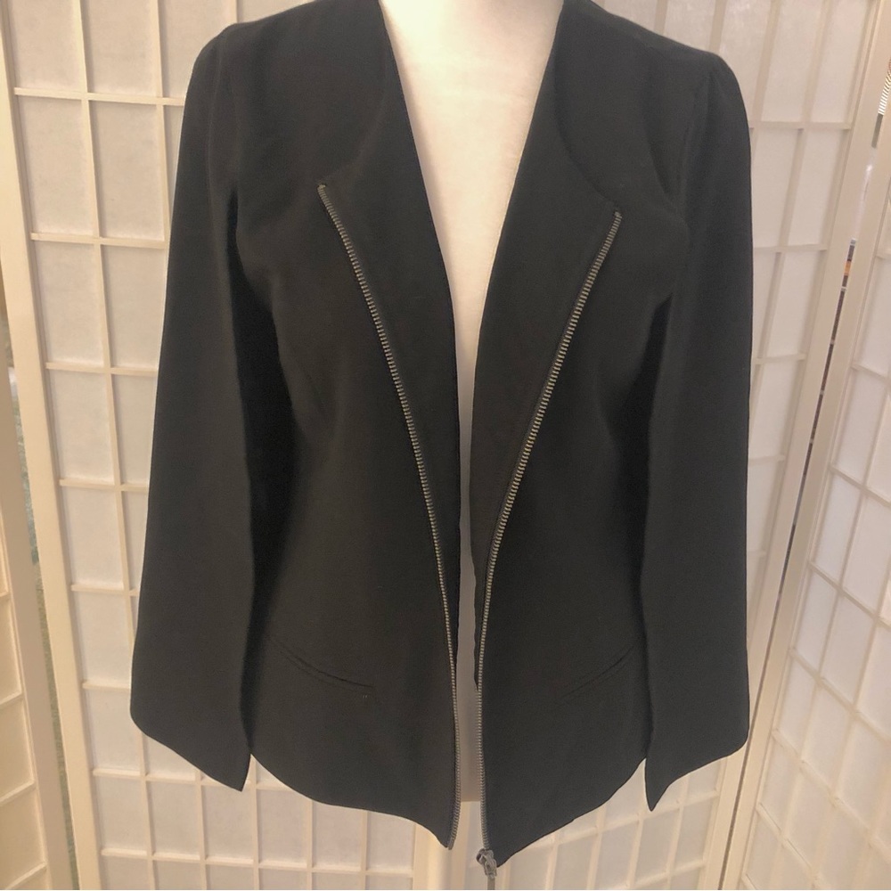 G BY GUESS Black front zip cape jacket. Fully lined in ex condition. Size M